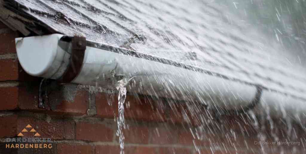 Lekkende Dakgoot Regenval Hardenberg