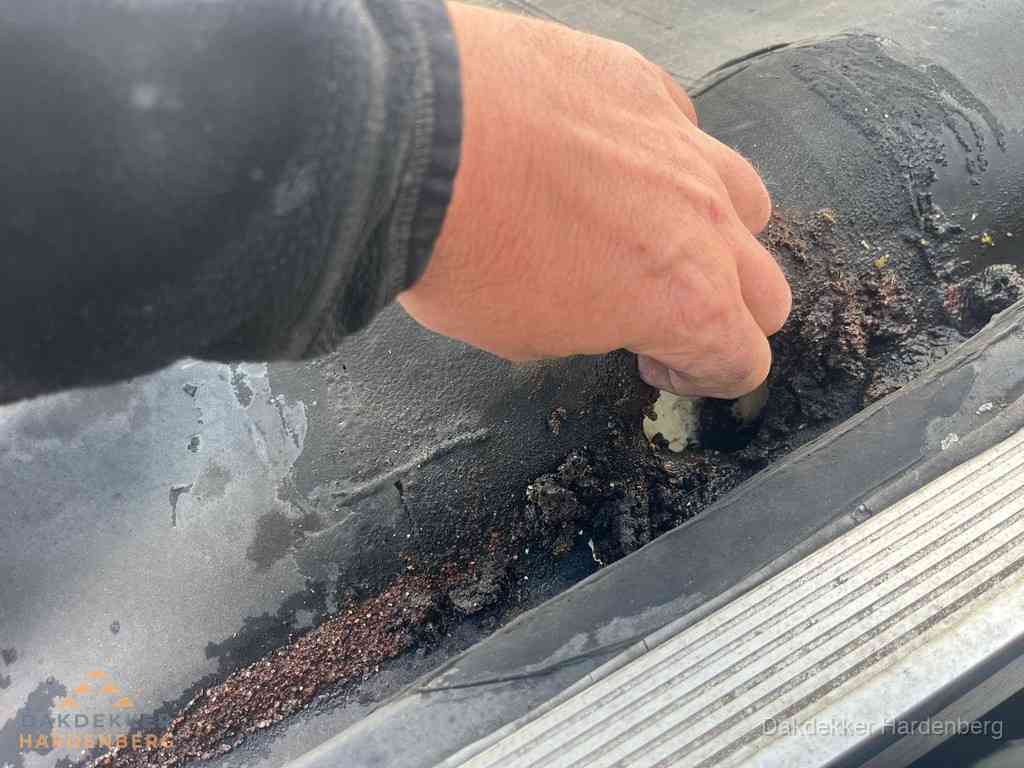 Schade Bitumen Plat Dak Hardenberg
